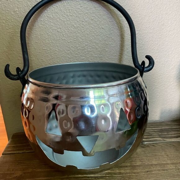 Hammered Metal Large Silver Pumpkin - Picture 1 of 16